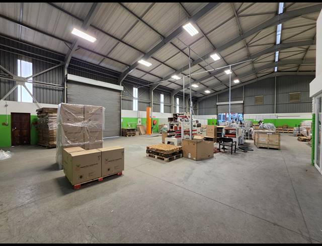 3,600M² FACTORY FOR SALE IN ANDERBOLT